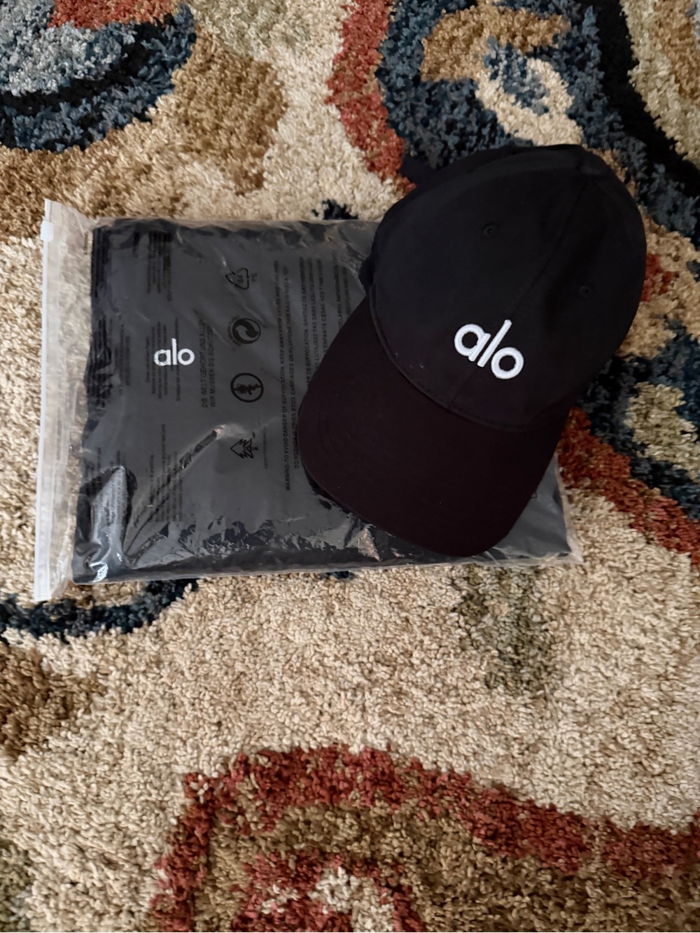 ALO Black Straight Pant with Baseball Cap Set. Pant size XS.